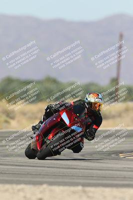 media/Oct-13-2025-Moto Forza (Mon) [[a66d839500]]/3-B Group/Session 3 (Turn 16)/